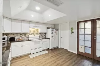 Photo #4: 6475608 Listing