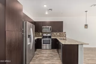 Photo #6: 6475737 Listing