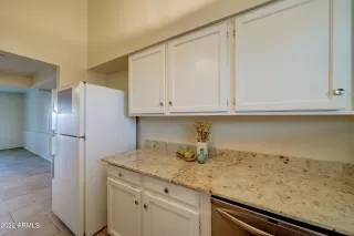 Photo #6: 6475839 Listing