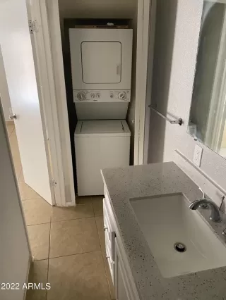 Photo #6: 6476002 Listing 