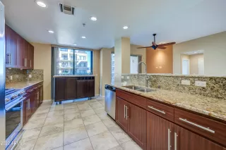 Photo #6: 6476003 Listing 