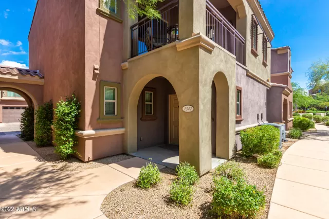 MLS: 6476038 Condo For Sale