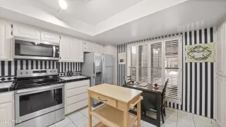 Photo #4: 6476272 Listing