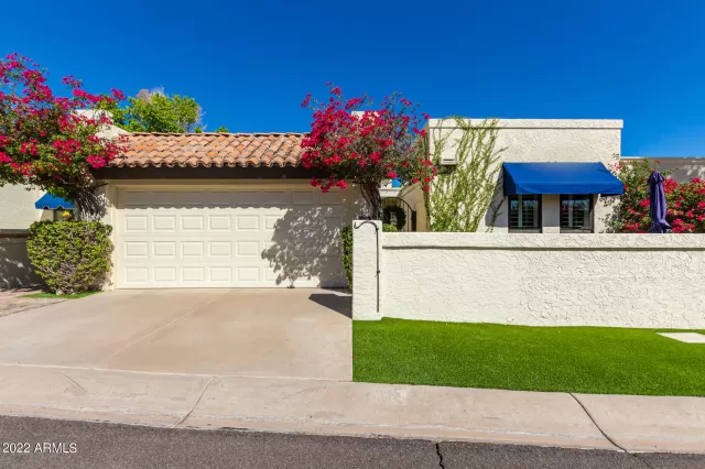 MLS: 6476702 Condo For Sale