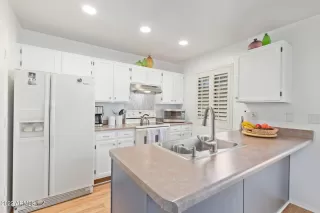 Photo #3: 6476817 Listing 