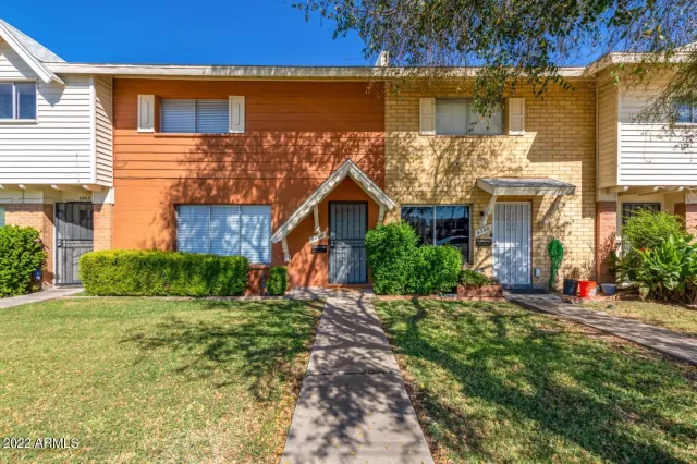 MLS: 6477586 Condo For Sale