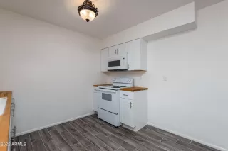 Photo #4: 6477608 Listing