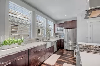 Photo #6: 6477617 Listing 