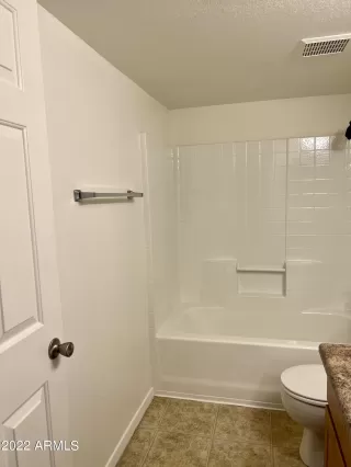 Photo #3: 6477755 Listing