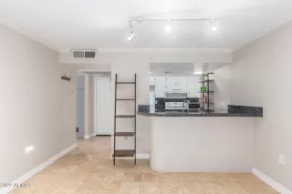 Photo #5: 6477872 Listing 