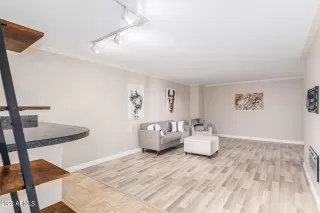 Photo #6: 6477872 Listing 