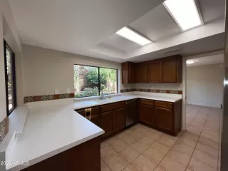 Photo #5: 6477991 Listing