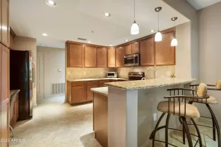Photo #6: 6477993 Listing