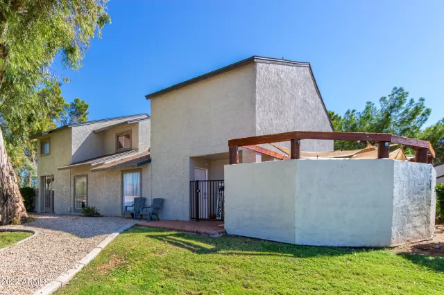 MLS: 6478581 Condo For Sale