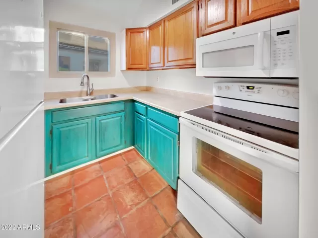 MLS: 6478794 Condo For Sale