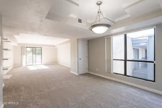 Photo #4: 6479101 Listing