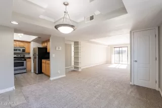 Photo #5: 6479101 Listing