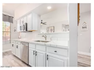 Photo #2: 6479445 Listing