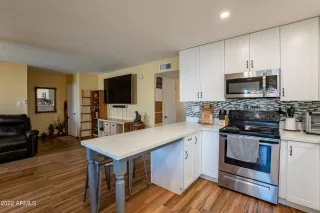 Photo #4: 6479634 Listing