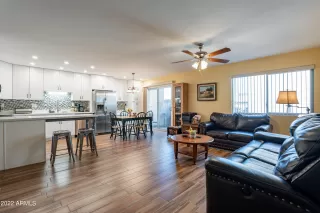 Photo #5: 6479634 Listing
