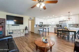 Photo #6: 6479634 Listing