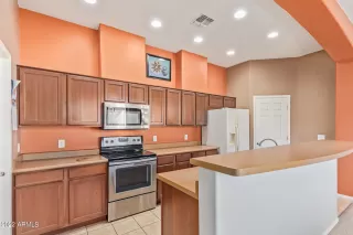 Photo #5: 6479699 Listing 