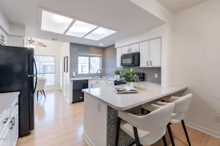 Photo #6: 6479784 Listing