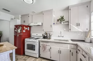 Photo #5: 6479962 Listing