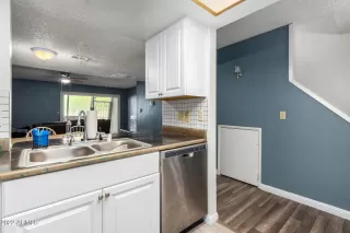 Photo #5: 6480115 Listing