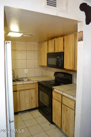 Photo #3: 6480250 Listing 