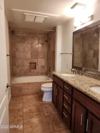 Photo #6: 6480467 Listing