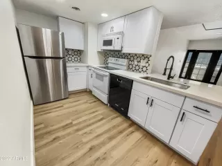 Photo #5: 6480688 Listing 