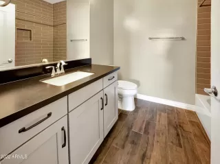 Photo #2: 6480707 Listing