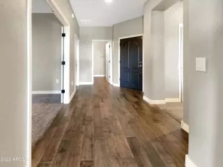 Photo #5: 6480707 Listing