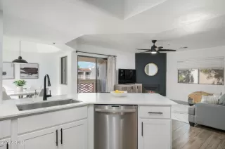 Photo #5: 6480908 Listing 