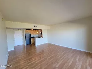 Photo #5: 6480953 Listing