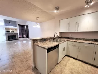 Photo #5: 6481062 Listing