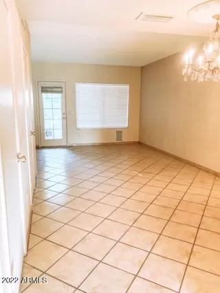 Photo #5: 6481072 Listing