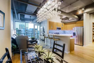 Photo #4: 6481398 Listing 