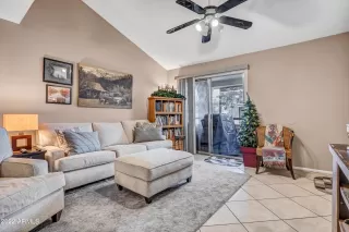 Photo #6: 6481422 Listing 