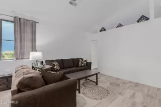 Photo #5: 6481509 Listing