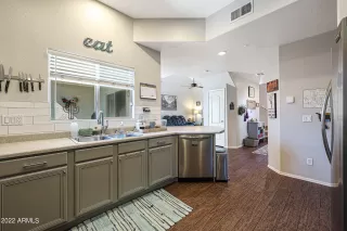 Photo #5: 6481565 Listing