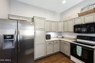 Photo #6: 6481565 Listing