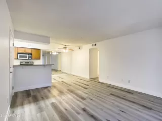 Photo #2: 6481626 Listing