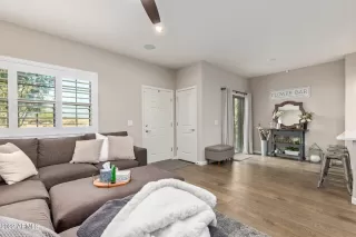 Photo #3: 6481774 Listing