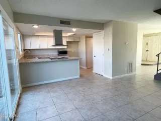 Photo #5: 6482724 Listing