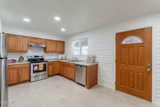 Photo #6: 6483001 Listing