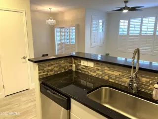 Photo #4: 6483109 Listing 