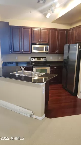 Photo #5: 6483599 Listing