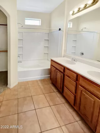 Photo #6: 6483888 Listing 